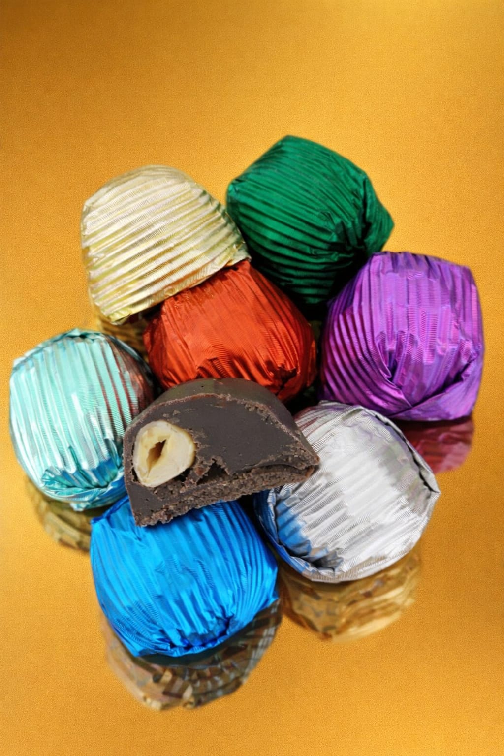 KRİSTAL SARGISIZ ÇEŞİTLİ FINDIK/FISTIKLI SPESİAL ÇİKOLATA 2 KG